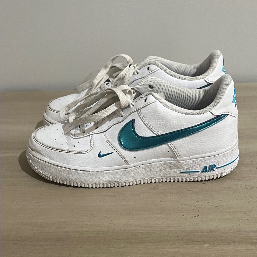 Nike Kids 6Y/Women’s 7.5 Air Force 1 Sneakers White and Teal